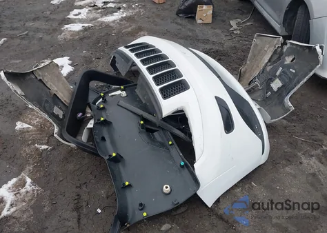 2015 Jeep Grand Cherokee Summit z USA, uszkodzony, nr VIN 1C4RJEJG4FC798572